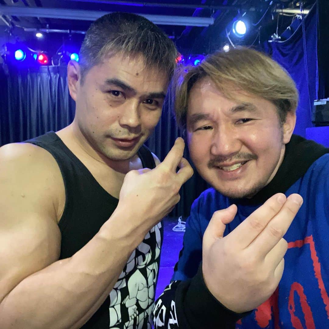 植田朝日のインスタグラム：「💪💪💪﻿ ﻿ 今宵はコラソンTVのプロレストークコンテンツ『プヲタ・スターウォーズ』の公開収録っした‼️﻿ ﻿ 昨日の夜、申し訳程度に告知してたらTAKAみちのく先輩からまさかの反応があり、ホントに遊びに来てくれちゃいました⁉️笑﻿ ﻿ いや〜、来月は始めから声かけて出てもらおうっと。﻿ ﻿ #プロレス #プヲタ #TAKAみちのく #コラソンTV」