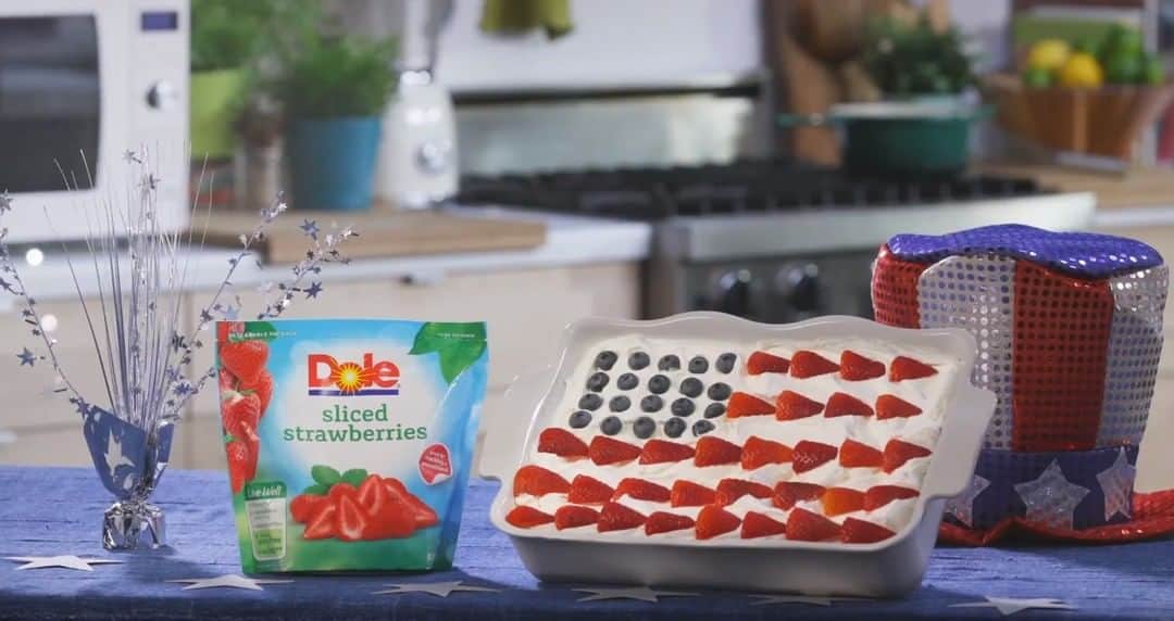 Dole Packaged Foods（ドール）のインスタグラム：「As we take some time to enjoy the extended holiday weekend with our families, our offices will be closed today and will re-open tomorrow, 2/18. You may still contact us on www.dolesunshine.com or call 800-232-8888, which will re-direct to our after-hours service. Have a lovely Monday!」