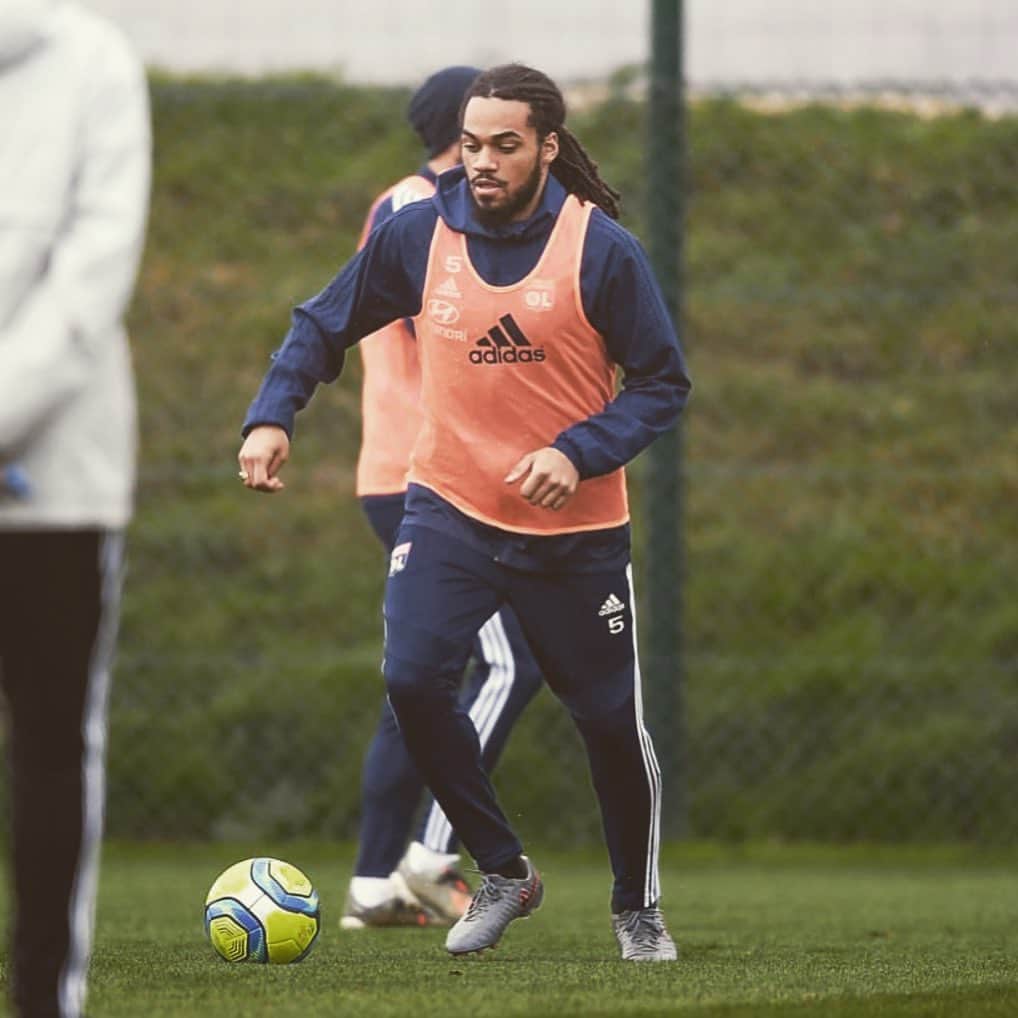 のインスタグラム：「⚒ #lioninlyon#blessed」
