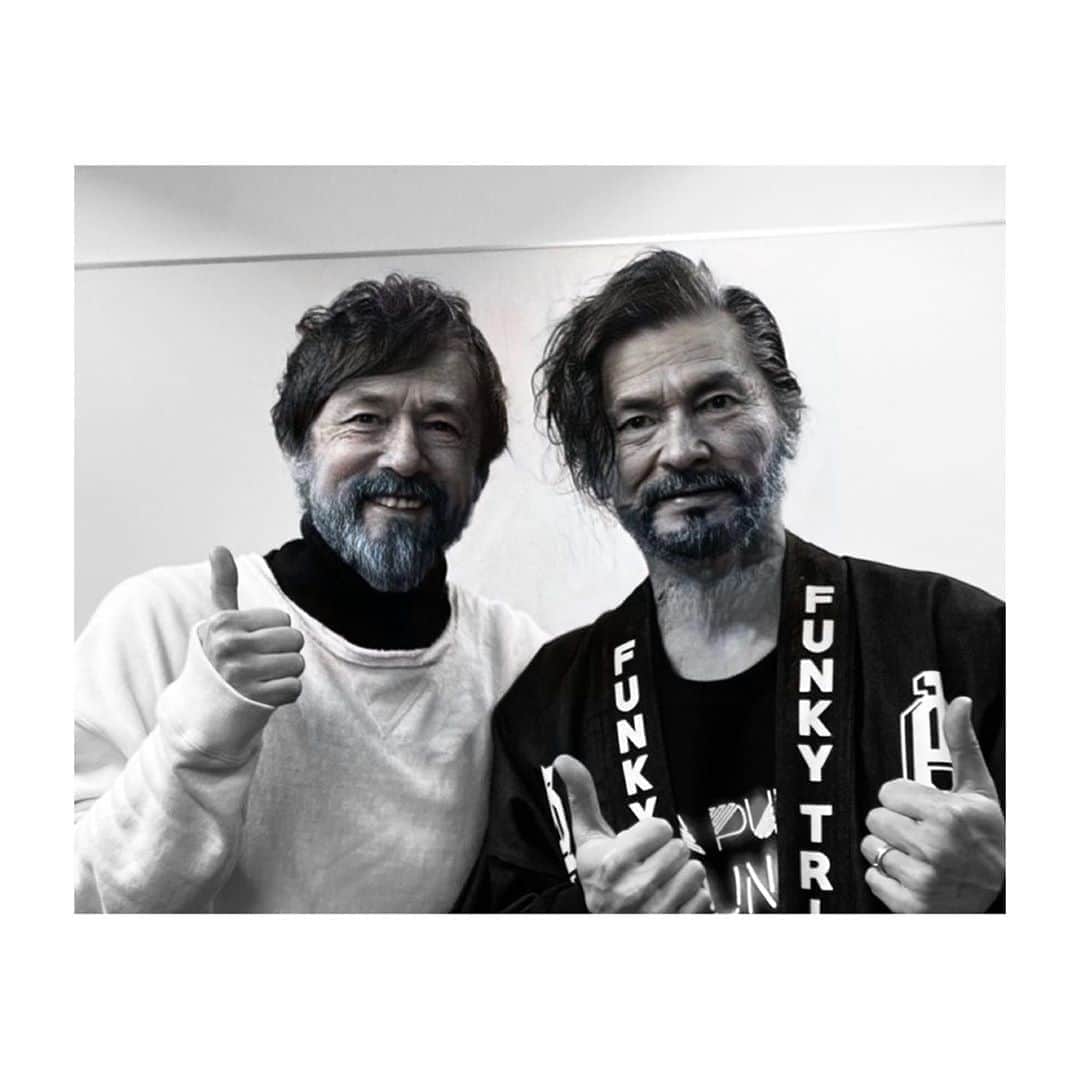U-YEAH のインスタグラム：「俳優の高杉一穂さん、LIVE DA PUMP初参戦。ありがとうございました。 家族ぐるみで公私共にお世話になっている兄貴的存在。で、何故か昨日帰ったら家に居た笑。」