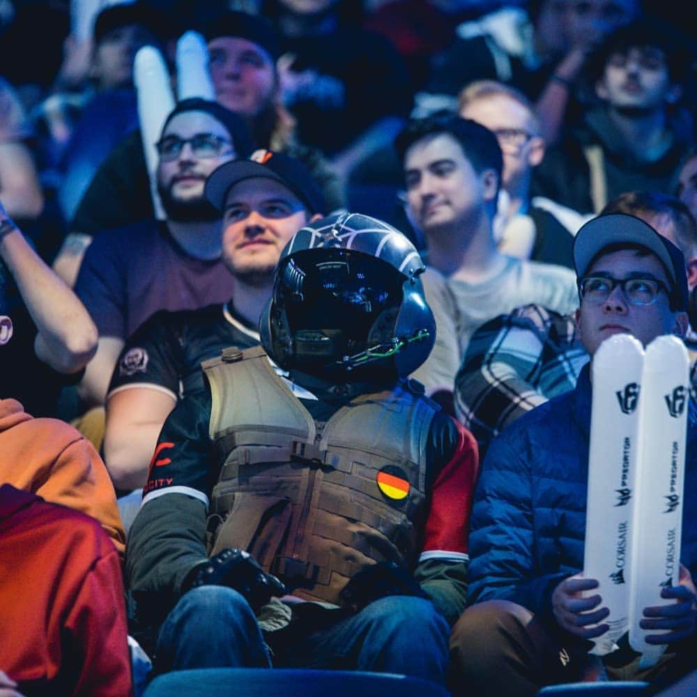 Ubisoftさんのインスタグラム写真 - (UbisoftInstagram)「Relive the magic of the #SixInvitational! 6️⃣🎉 Who's excited for Year ✋? 📸: @errzyx」2月18日 2時15分 - ubisoft