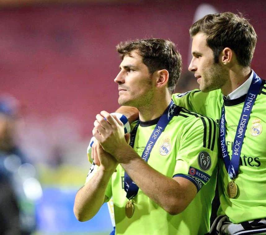ヘスス・フェルナンデス・コラードのインスタグラム：「Suerte en tu nueva andadura maestro!! 🙌🏼💪🏼🙏🏼 @ikercasillas  Good luck in your new adventure boss!! 🙌🏼💪🏼🙏🏼 #throwback#goodmoments#memories #realmadrid#football#thebest #goalkeeper#ucl#lisbon2014#ikercasillas2020#picoftheday#instamood」