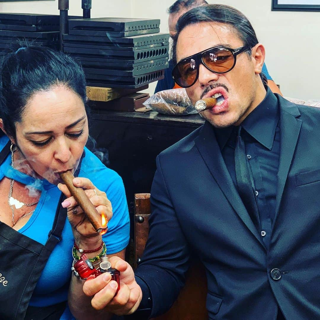 Saltbae（ヌスラット・ガネーシュ）さんのインスタグラム写真 - (Saltbae（ヌスラット・ガネーシュ）Instagram)「Yaa Sen nasıl bır kralsın dedi# saltbae #saltlife #salt」2月18日 3時18分 - nusr_et