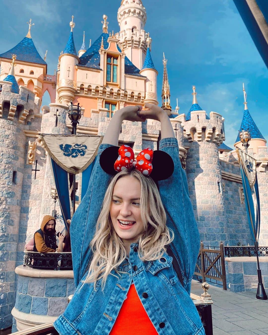 Addison Moffettのインスタグラム：「“Where’s my phone” - @kelsmillar」