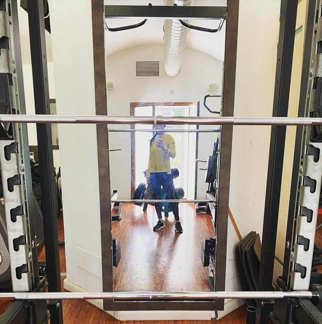 のインスタグラム：「お友達が用事があるってことでジムへ！ 行ってしまうとスウィッチが入って一通りやってしまう私。 いいんだか、悪いんだか… やり切ると私的には大満足だからいいっか！ #伊達公子 #kimikodate #テニス #テニスプレーヤー #テニスプレイヤー #tennis #tennisplayer #instatennis #instasports #workout #ワークアウト #トレーニング #training #instaworkout #italy #rome #イタリア #ローマ」