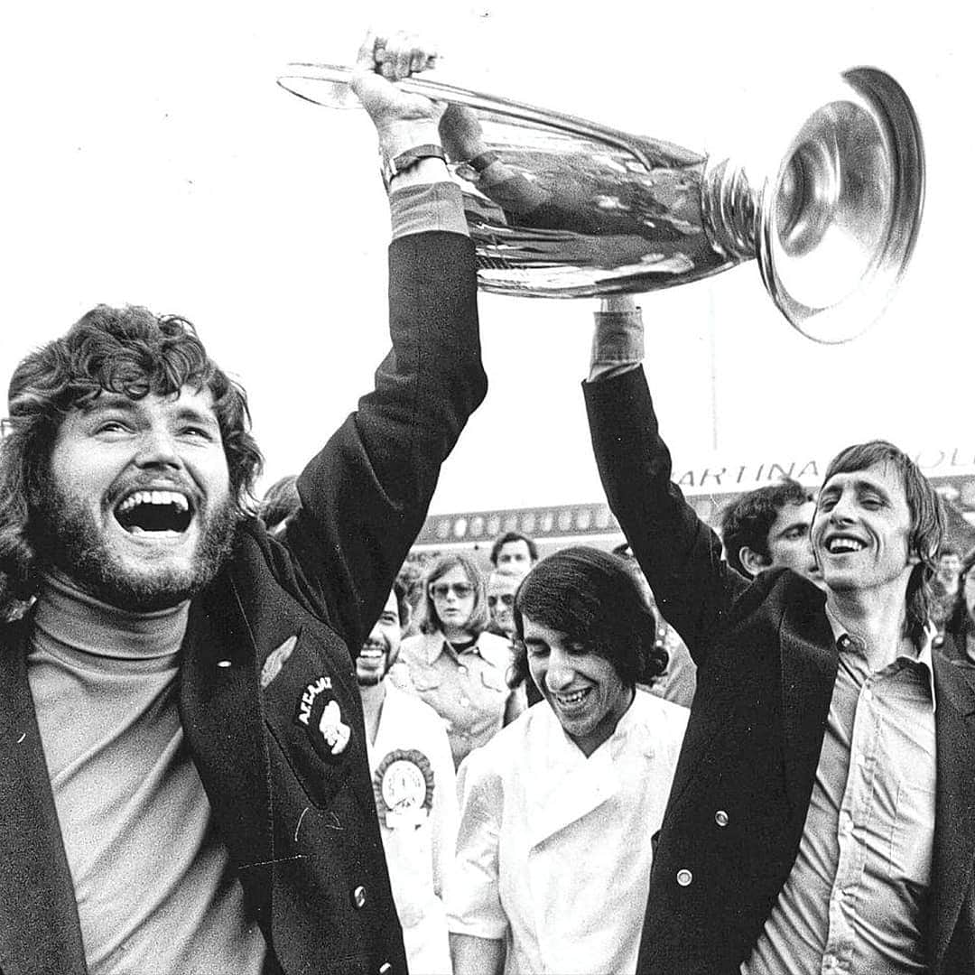 ヨハン・クライフのインスタグラム：「Rest in peace, Barry Hulshoff, teammate and friend.」