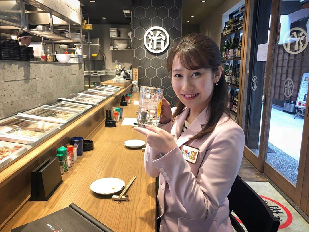 島津咲苗さんのインスタグラム写真 - (島津咲苗Instagram)「今週のデルサタ11では金山にある鶏料理専門店をご紹介します🤤 手に持っているのはお水ですが、あまりに串料理が美味しくてハイボールが飲みたくなりました！(笑) 今週土曜日、ぜひ見てください✨ . . . #金山グルメ #愛知グルメ #メーテレ #アナウンサー #島津咲苗 #デルサタ #デルサタ11」2月18日 16時43分 - sanae_shimazu