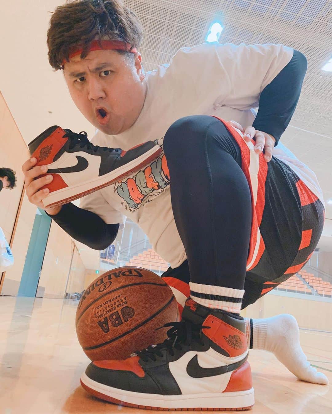 池田真一のインスタグラム：「久しぶりにバスケいけた！ そして久しぶりにバッシュ履けた！ AIR JORDAN 1 RETRO HIGH OG “BLACK TOE” JORDAN1最高！ つま黒最高！ 渋すぎ！ 試合はこの前のNBAオールスターぐらい白熱しました！」