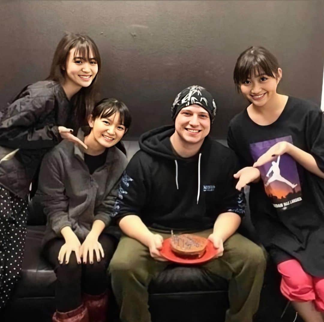 菊地最愛（MOAMETAL）さんのインスタグラム写真 - (菊地最愛（MOAMETAL）Instagram)「I restored this photo and I’m proud of it  #babymetal #moametal #moakikuchi #kikuchimoa #sumetal #suzukanakamoto #nakamotosuzuka」2月18日 16時55分 - moa.kikuchi