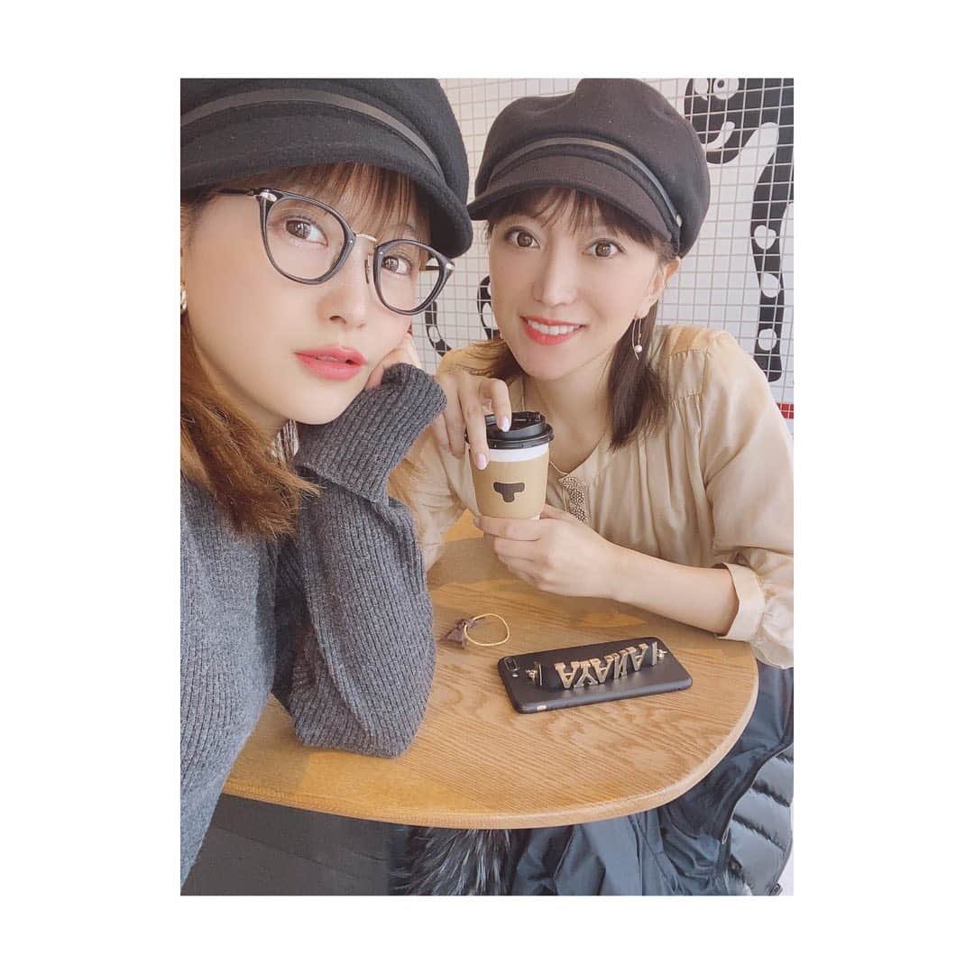 鈴木奈々さんのインスタグラム写真 - (鈴木奈々Instagram)「仕事前に加藤あやなちゃんと ランチしましたー🥰💕 #親友 #加藤綾菜 #同じ歳  #帽子おそろい  #こんなに仲良くなるとは思いませんでした  #出会えてよかった #友情こそ人生の宝」2月18日 17時03分 - nana_suzuki79