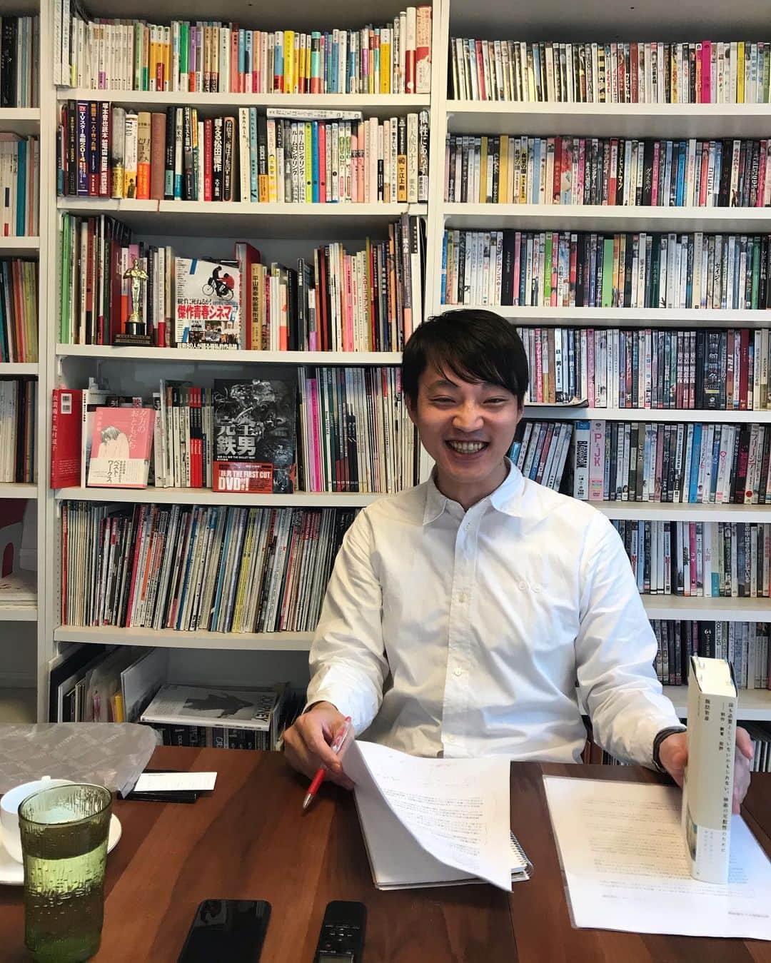 渡辺真起子さんのインスタグラム写真 - (渡辺真起子Instagram)「諏訪監督にまつわる取材を受けました。  たくさん喋りました。  お喋り好きだから、 喋るのではありません。  伝えたくて、 知りたくて、 分け合いたいから、 話します。  詳細は追って。  #風の電話 #諏訪敦彦」2月18日 17時28分 - watanabe_makiko