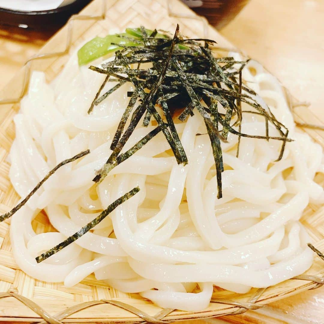 桜花由美さんのインスタグラム写真 - (桜花由美Instagram)「昨日群馬の帰りに水沢うどん食べてきました！  日本三大うどんの一つらしい。  有名なうどんは、稲庭うどんと讃岐うどんは知ってたけど、水沢うどんもあるのか。  中でも人気な大澤屋さんに行ってきた。  群馬は舞茸も有名らしい。  めっちゃ美味しかった♪  #wavepro ‬ ‪#女子プロレスラー ‬ ‪#プロレス ‬ ‪#プロレスラー ‬ ‪#女子プロレス‬ ‪#prowrestling‬ ‪#プロレスリングwave‬ #波ヲタ全員集合  #桜花由美 #波ヲタ #ozアカデミー  #正危軍  #正危軍最高 #群馬  #前橋  #前橋グリーンドーム #伊香保温泉  #伊香保グルメ  #水沢うどん  #水沢うどん大澤屋」2月18日 17時42分 - ohkayumi