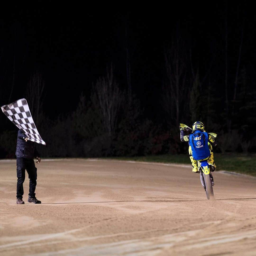 バレンティーノ・ロッシさんのインスタグラム写真 - (バレンティーノ・ロッシInstagram)「Training at the MotoRanch with the @vr46ridersacademyofficial 📸 by @camilss」2月18日 17時47分 - valeyellow46