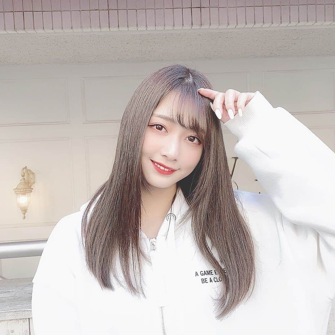 山口はのんのインスタグラム：「髪色変えましたぁ🦄 短い時間でありがとうございました☺️ ファンの子が美容室に来てくれた報告あって嬉しい😘」
