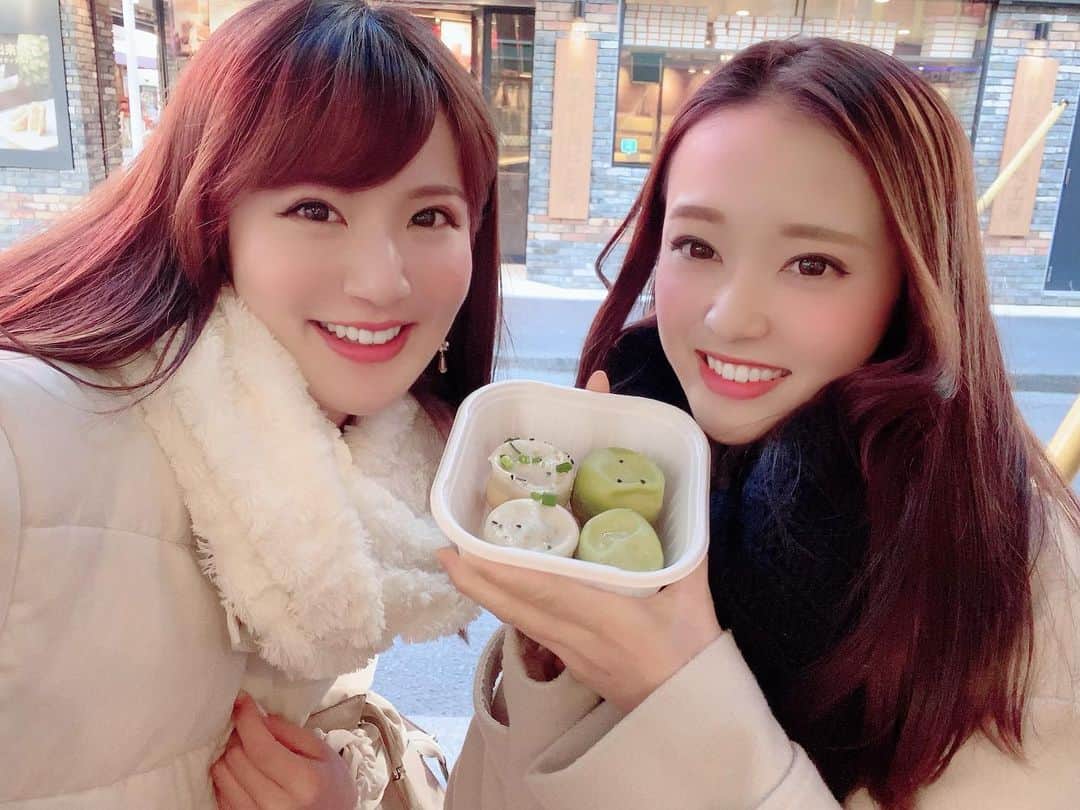 のインスタグラム：「横浜中華街に行ってきたよ🌟﻿ ﻿ ﻿ 占い🔮に行って、﻿ 大好きな飲茶も食べれて幸せ…🤤❤️﻿ ﻿ ﻿ 久しぶりの占いに浮かれちゃて、﻿ はしごしたのは秘密…🤫﻿ ﻿ ﻿ 姓名判断・タロット・手相を見てもらったよ♪﻿ ﻿ ﻿ 今年は、仕事運が良くて飛躍の年みたい‼️✨﻿ レースだけでなく、タレント業やMCのお仕事も頑張りたい‼️﻿ ﻿ ﻿ 今年の目標は、地上波に復帰すること🎤✨﻿ 必ず叶える‼️✨﻿ ﻿ ﻿ ﻿ ﻿ #那津あやこ #あやや #rq #演技 #女優 #俳優 #横浜 #中華街 #飲茶 #yokohama  #racequeen #レースクイーン #モデル #タレント #司会 #MC #占い #仕事 #食べ歩き #model #talent #hungry #girls #twins #eat #work #japanesegirl #instagram #photography #followme」