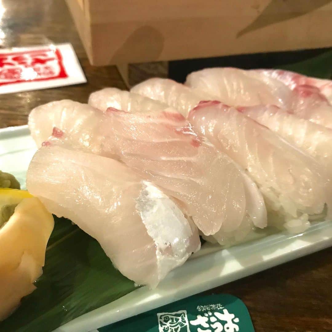 伊東秀和さんのインスタグラム写真 - (伊東秀和Instagram)「難波でのイベントが終わり、何年も前から彩の念願だった船釣茶屋ざうお✨へ今回は行けました！釣れないと帰れまテン状態から、なんとか釣れてみんなで美味しく食べました！鯛×2、アジ&ヒラメ×1👌 釣った魚をそのまま、煮魚や刺身、フライなどに✅楽しいだけでなく新鮮な魚はやっぱり美味しかった。他の料理も美味しくてオススメです👍 #釣船茶屋 #ざうお #釣りたい #鯛 #ヒラメ #アジ #海鮮」2月18日 18時04分 - hide9a2019