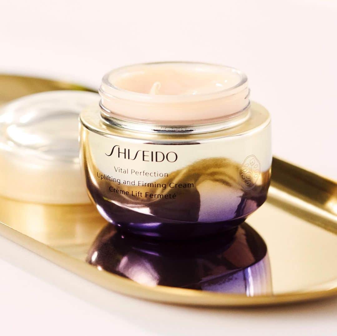 資生堂さんのインスタグラム写真 - (資生堂Instagram)「New #VitalPerfection Uplifting and Firming Cream. Visibly lifts skin in just one week. Powerful renewal for a youthfully sculpted, rapidly revitalized look.  #ShiseidoSkincare #shiseido #shiseidotexture」2月18日 9時19分 - shiseido