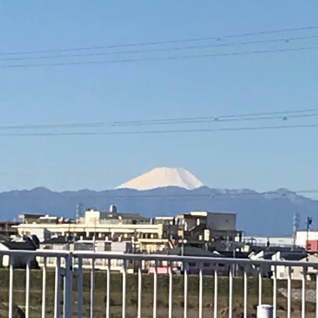 棚橋弘至さんのインスタグラム写真 - (棚橋弘至Instagram)「富士山見えたよー🗻  #ootd」2月18日 9時38分 - hiroshi_tanahashi
