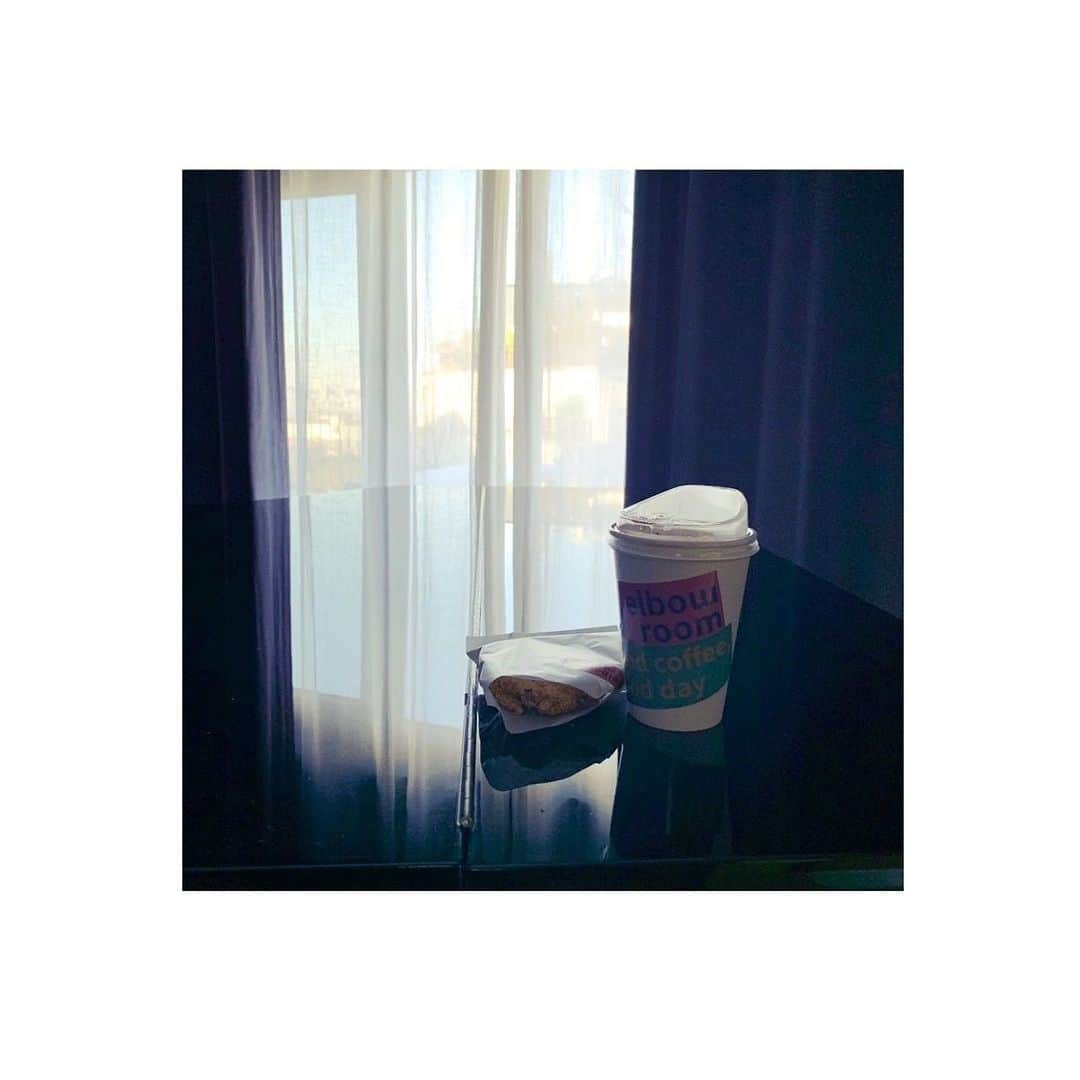 ハ・ジウォンさんのインスタグラム写真 - (ハ・ジウォンInstagram)「Coffee 🔲🌴🌖」2月18日 11時07分 - hajiwon1023