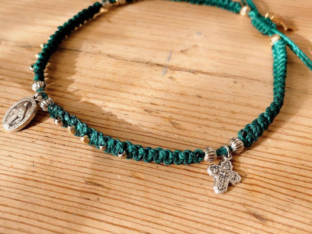 平原綾香さんのインスタグラム写真 - (平原綾香Instagram)「. NEW design...! 2020 Charity Accessory  No.14 . . 世界にたったひとつだけの あーや手作りチャリティーアクセサリー . オブジェとしても使ってください！ . . I, Ayaka Hirahara, have been making each one of these accessories by hand. If you purchase any of these, the full amount will be donated to the “ Ayaka Hirahara Jupiter Foundation ” . 《平原綾香 Jupiter 基金》Official HP http://www.jupiter-foundation.jp . . あーやが、ひとつひとつ心を込めて ハンドメイドで作っています。  このアクセサリーをご購入いただくと その全額が 『 平原綾香 Jupiter 基金 』に寄付されます。 . 販売は当日です！ （抽選です！） . 「第6回 平原綾香 Jupiter 基金  My Best Friends Concert ～ 顔晴れ（がんばれ）こどもたち ～」 ゲスト: 森崎ウィン . 公演日：2019年2月19日（水）　 開場18 : 00　開演18：30 会場：東京国際フォーラム　ホールC . . #HiraharaAyaka #平原綾香  #MorisakiWin #森崎ウィン #平原綾香Jupiter基金 #Jupiter #foundation #charity #チャリティ #Accessory #アクセサリー #handmade #ハンドメイド」2月18日 11時42分 - ayaka_hirahara_official