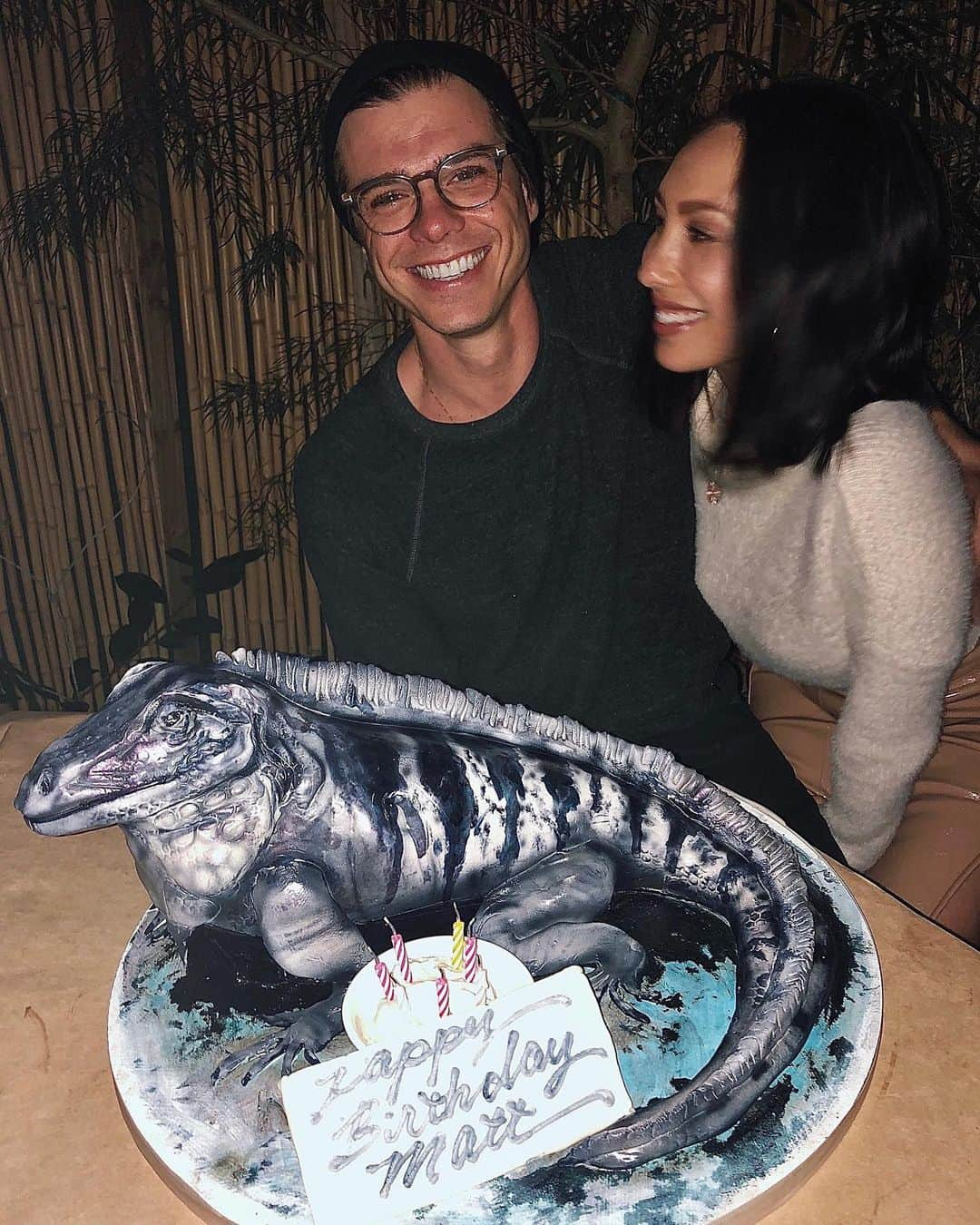 シェリル・バークさんのインスタグラム写真 - (シェリル・バークInstagram)「Happy birthday to my husband who loves his animals more than people. 😉  Shout out to @jandlcakes for making the most unbelievable cake for the occasion (and also made our stunning wedding cake) We love you 💗! #iguanas #birthdaycake #mcm」2月18日 11時46分 - cherylburke