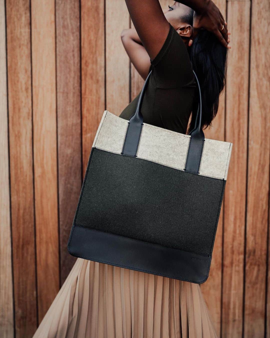 グラフ&ランツのインスタグラム：「Bring us on your next shopping spree with our Jaunt Shopper 👜」