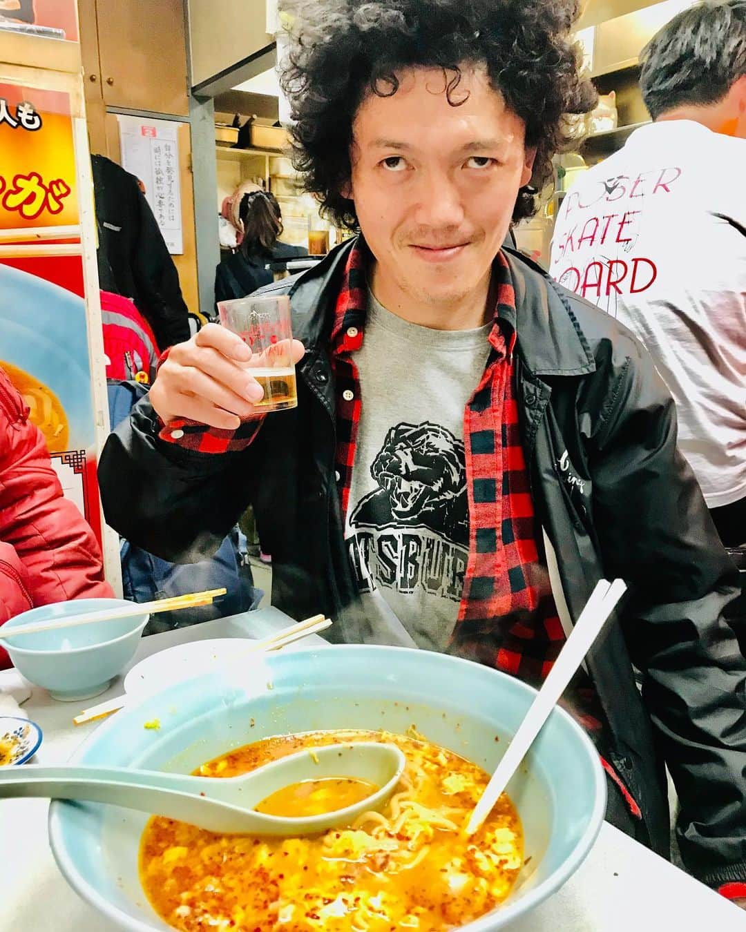 けんじるさんのインスタグラム写真 - (けんじるInstagram)「昨日は元住吉パワーズ2ライブに出させて頂きました〜！ Gたかしさんと元住吉ニュータンタンにて打ち上げ！  めちゃうま！タンタンを食べてたら前歯の無いヤバい人が話しかけてきました。  #けんじる #食い込MEN #芸人 #お笑い #ギャグ #吉本 #元住吉 #パワーズ #ニュータンタン #Gたかし #梅ちゃん #ラーメン」2月18日 13時38分 - kenjiru0318