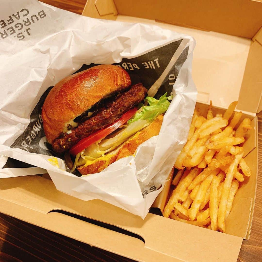 星村麻衣さんのインスタグラム写真 - (星村麻衣Instagram)「ハンバーガーな気分の日🍔 #lunch #jsburgerscafe」2月18日 13時56分 - hoshimuramai
