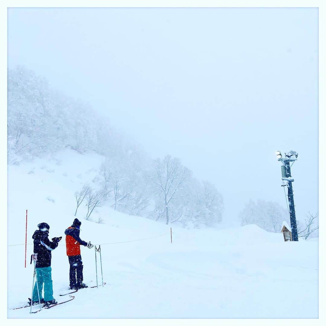 kumikoさんのインスタグラム写真 - (kumikoInstagram)「吹雪いてます。 寒いよ🥶」2月18日 14時10分 - makudeco