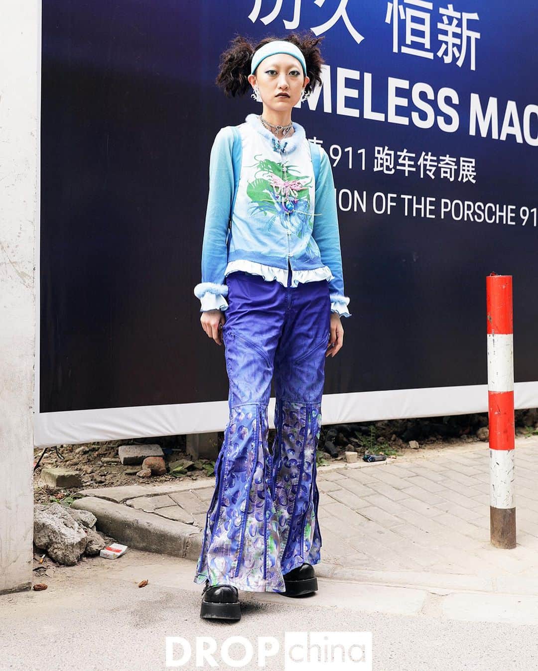 Droptokyoさんのインスタグラム写真 - (DroptokyoInstagram)「CHINA STREET STYLES  #🇨🇳 @drop_china  #streetstyle#droptokyo#china#shanghai#shanghaifashion#shanghaifashionweek#streetscene#streetfashion#streetwear#streetculture#fashion#上海#中国#时装#时尚#潮流#东京#街拍#上海时装周#摄影#街头#穿搭  Photography: @dai.yamashiro」2月18日 14時08分 - drop_tokyo