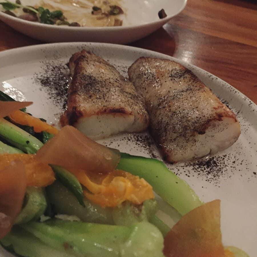 高橋真依子さんのインスタグラム写真 - (高橋真依子Instagram)「L.A diary 最終日の夜は予約の取れない素敵なレストランを @akyana @androotee とってくださりました♡どれも美味しすぎお洒落すぎて、、 etc... #la#buyingtrip#dinner#thankyou」2月18日 14時32分 - chi.maiko