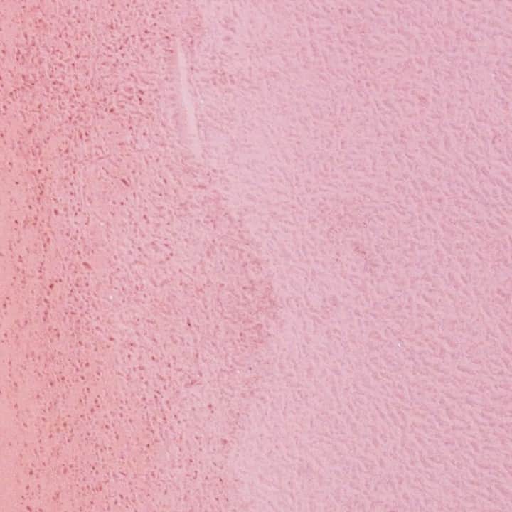 BORDERS at BALCONYさんのインスタグラム写真 - (BORDERS at BALCONYInstagram)「GO for PINK⁠ ⁠ ⁠ ⁠ The BOARDERS at BALCONY woman is multi-faceted. She is elegant, charming,⁠ vivacious, strong and fearless. She is every woman. She is multi-dimensional. And⁠ BOARDERS at BALCONY has apparel to suit every aspect of her.This collection⁠ depicts the many facets of a woman through a palette of pink hues. Pink has⁠ always been a favorite of mine. That’s because it has the ability to spark pure joy.⁠ There are some days in a woman’s life when she needs a pick-me-up or is simply⁠ looking for some inspiration. As women grow older, pink can be one of those⁠ colors that requires confidence to pull it off.This is precisely why we created an⁠ entire palette of pink hues, including neon pink, smokey pink, and baby pink.⁠ We’ve got the power jacket for important make-or-break days, the cut-and-sew⁠ to accentuate your best features, and the long dress that’s perfect for resort⁠ getaways…just to name a few. We hope this collection contains the perfect hue⁠ for you. And that it drives you to discover new dimensions of yourself and to be⁠ the best version of you that you can be… today and every day.⁠ ⁠ ⁠ ⁠ ⁠ #2020 #spring #summer #newcollection #2020SS #bordersatbalcony #pink #clothing #wear #women」2月18日 15時00分 - bordersatbalcony_official