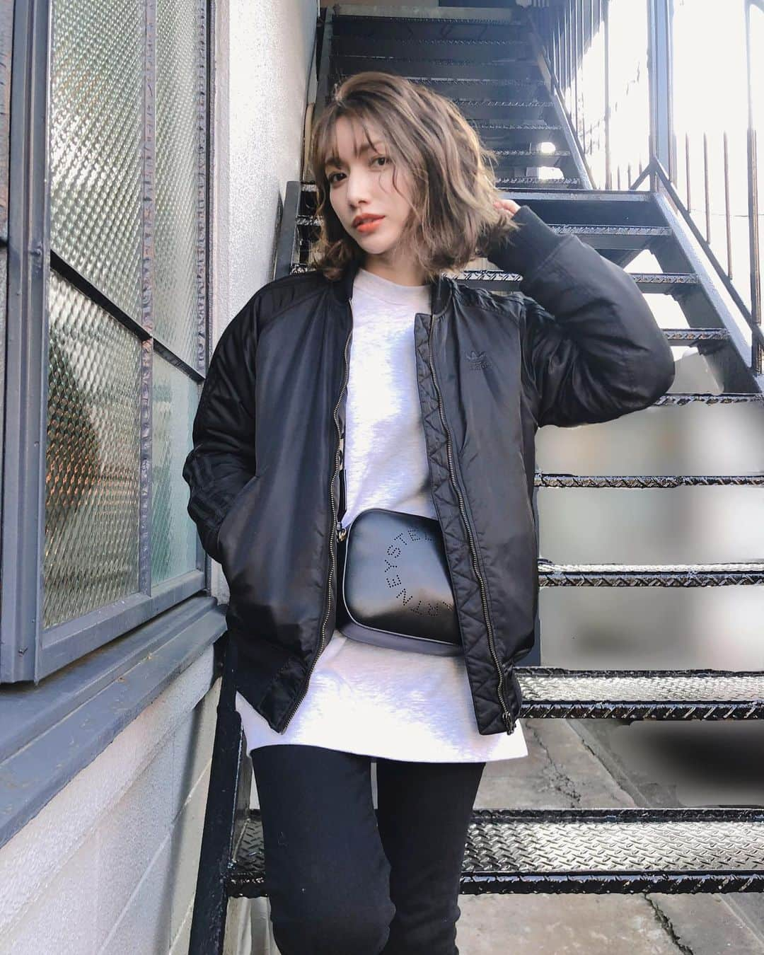 後藤真希さんのインスタグラム写真 - (後藤真希Instagram)「暖かい日が続いてますね🌤🌈 MA-1 @adidas  Tops @msgm  Bag @stellamccartney  #まきふく #adidas  #msgm  #stellamccartneybag」2月18日 16時10分 - goto_maki923