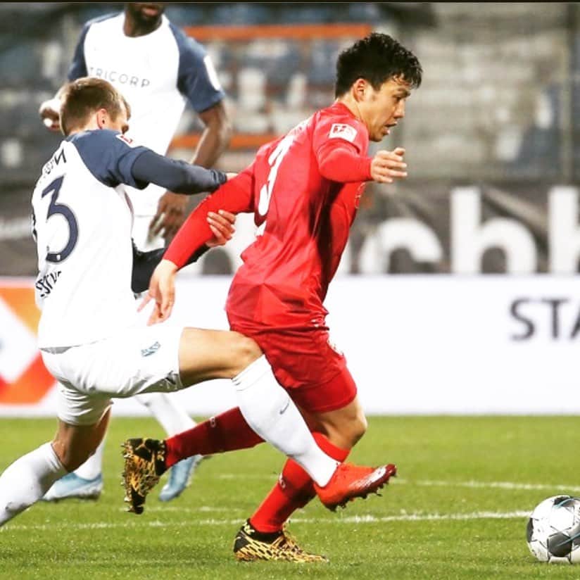 遠藤航のインスタグラム：「3points‼️ . . . 久々にアウェイで勝つ事ができました！ これで2連勝！ 次はホームなのでしっかり勝ち点3取って3連勝できるように頑張ります💪🔥 . . . #vfb #⚪️🔴 #stuttgart  #bochum  #germany🇩🇪. #matchday  #3points  #football  #⚽️ #wataruendo  #遠藤航」