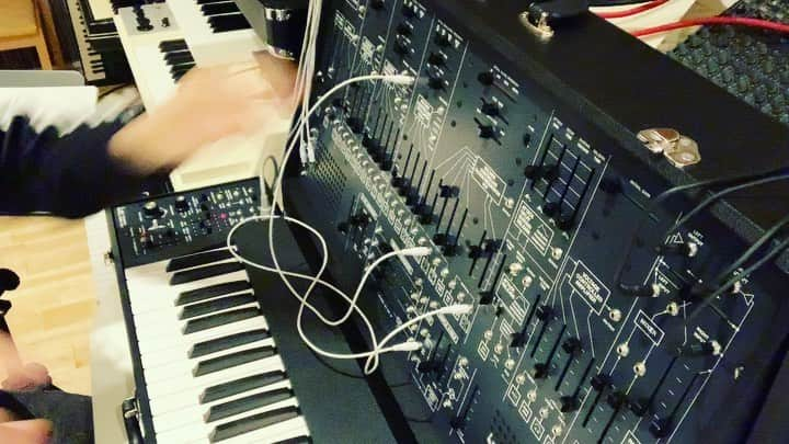 島田昌典のインスタグラム：「#arp2600 #closeencountersofthethirdkind  #未知との遭遇 #johnwilliams  #ジョンウイリアムス #korg #一日一音色 #sampleandhold  #synth」