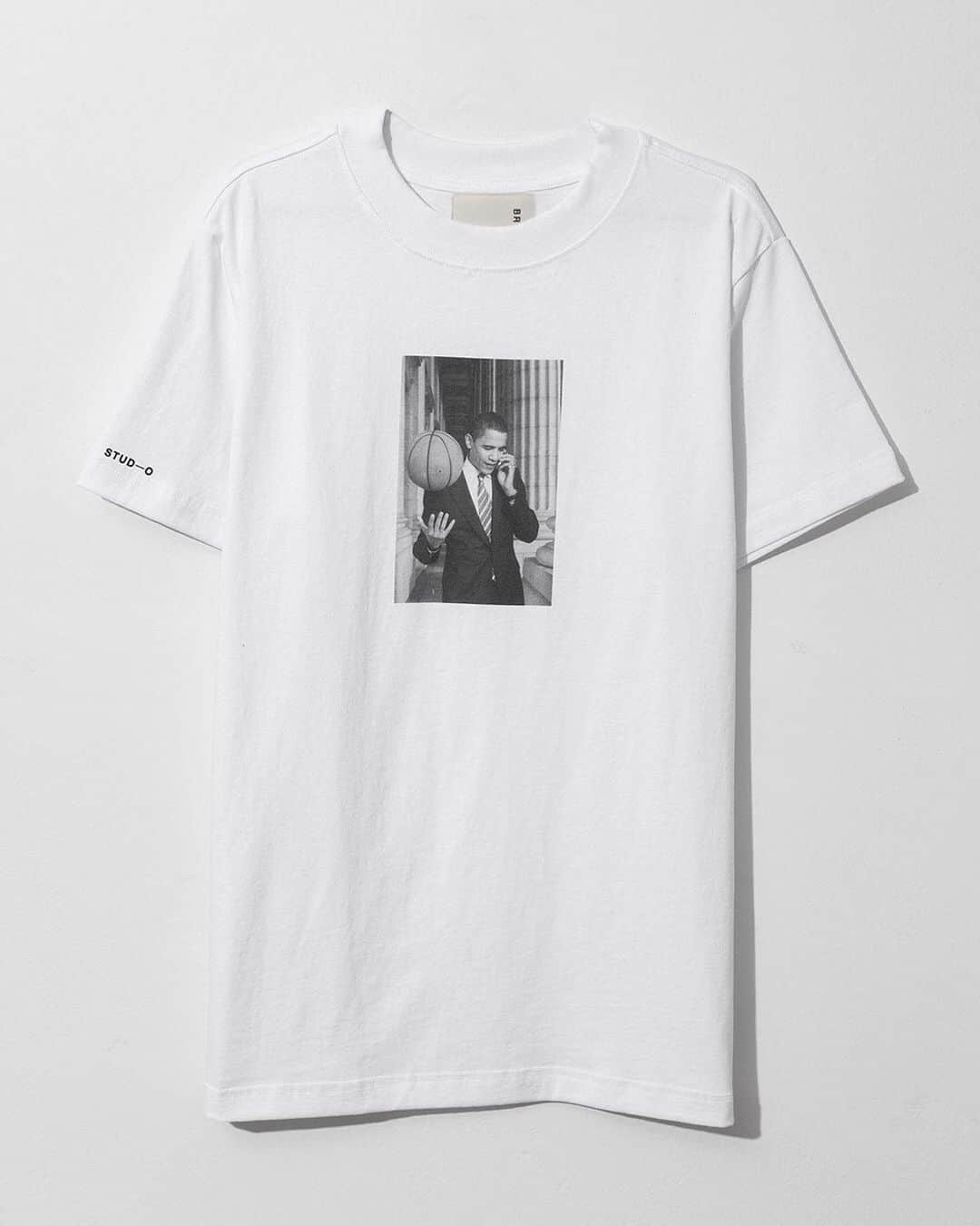 HYPEBEASTさんのインスタグラム写真 - (HYPEBEASTInstagram)「@hypebeaststyle: @bristolstudio has released their President Obama tee, and has expanded upon the idea by introducing two more versions. Each tee shows the genuine connection Obama has to the game of basketball. Bristol Studio will be donating 20% of the profits to @projectswishchicago — A local organization in Chicago that gets the youth off the streets and into the gym during peak violence hours. Head to their webstore for more info.⁠⠀ Photo: Bristol Studios⁠⠀」2月19日 2時53分 - hypebeast