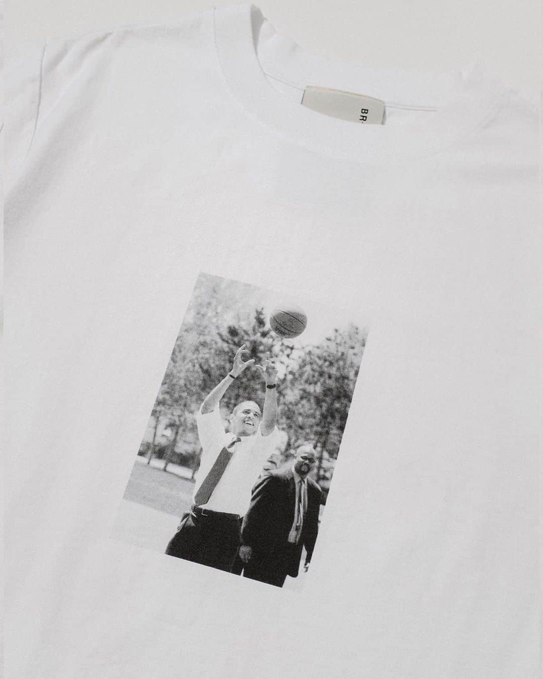 HYPEBEASTさんのインスタグラム写真 - (HYPEBEASTInstagram)「@hypebeaststyle: @bristolstudio has released their President Obama tee, and has expanded upon the idea by introducing two more versions. Each tee shows the genuine connection Obama has to the game of basketball. Bristol Studio will be donating 20% of the profits to @projectswishchicago — A local organization in Chicago that gets the youth off the streets and into the gym during peak violence hours. Head to their webstore for more info.⁠⠀ Photo: Bristol Studios⁠⠀」2月19日 2時53分 - hypebeast