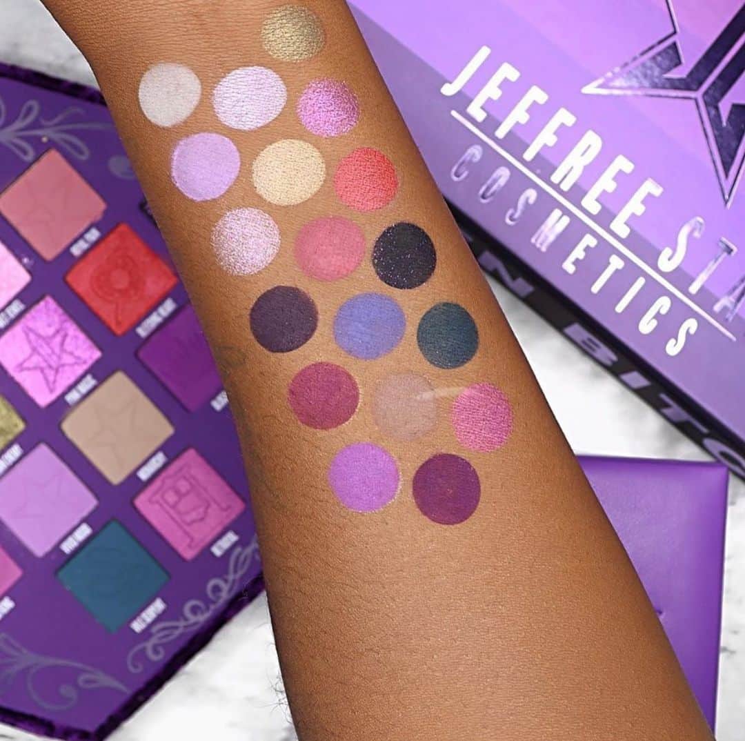 Jeffree Star Cosmeticsさんのインスタグラム写真 - (Jeffree Star CosmeticsInstagram)「Experience the magic of #BLOODLUST 💜🩸 18 unique shades with EXTREME payoff 🌟 The #BloodLust Collection launches THIS Friday at 10AM PST / 1PM EST 🔮 Who’s ready? ⚔️ #jeffreestarcosmetics.」2月19日 3時02分 - jeffreestarcosmetics