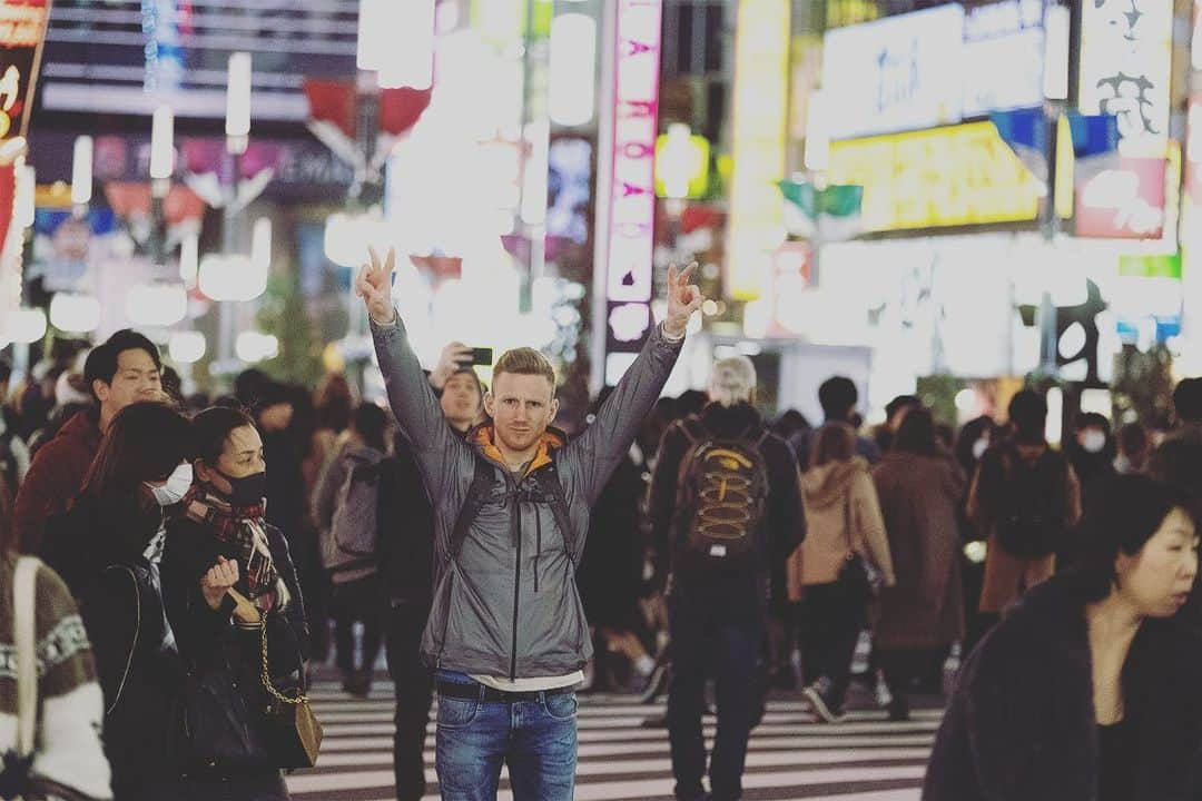 ヤコブ・シューベルトさんのインスタグラム写真 - (ヤコブ・シューベルトInstagram)「A few more great shots by @wilhelmheiko from our recent trip to Tokyo! Good sessions with friends and overall an amazing time, thanks to all the people involved 🙏 Back at home I already feel the progress after all the training we put in 💪 • #japan #tokyo2020 #training #bouldering #climbing #athlete #myinnsbruck @mammut_swiss1862 @raiffeisen @lasportivagram @innsbrucktourism @heeressportzentrum @gloryfy @thecrag_worldwide @sporthilfe.at」2月19日 3時09分 - jakob.schubert