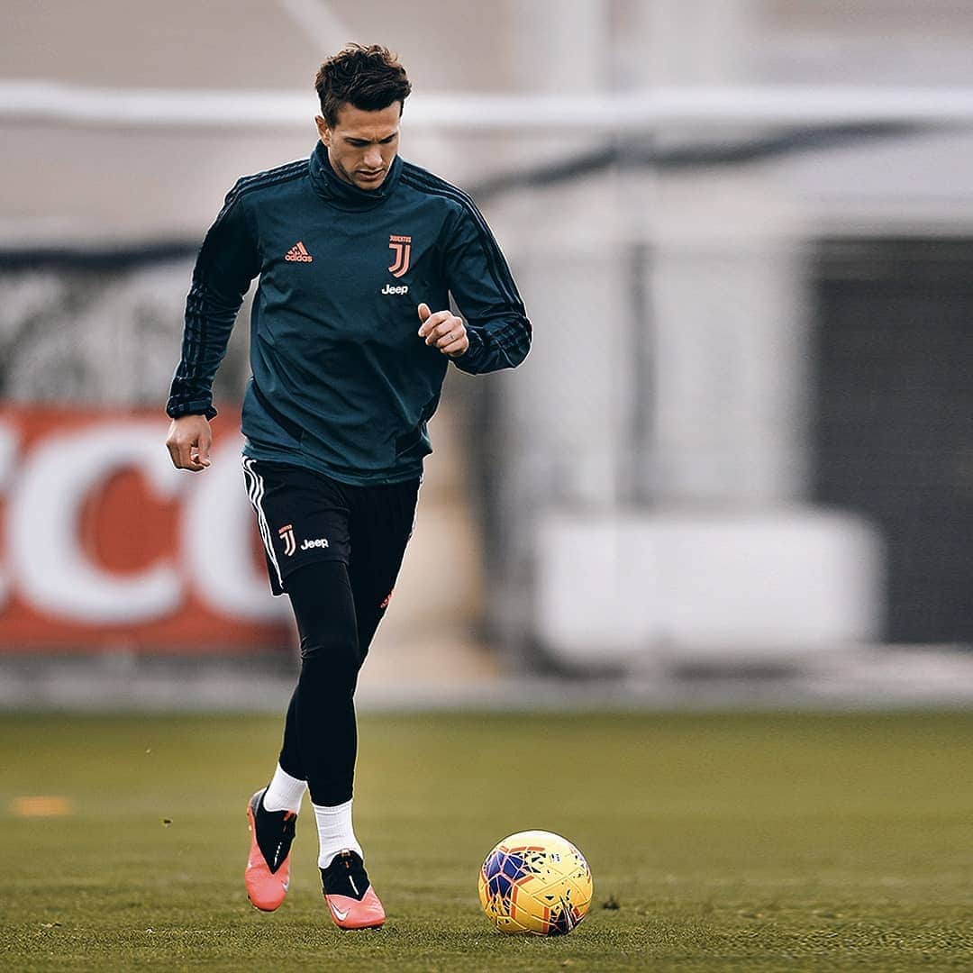 フェデリコ・ベルナルデスキのインスタグラム：「Harder. Better. Faster. Stronger. 💪  #FinoAllaFine #TrainingHard」