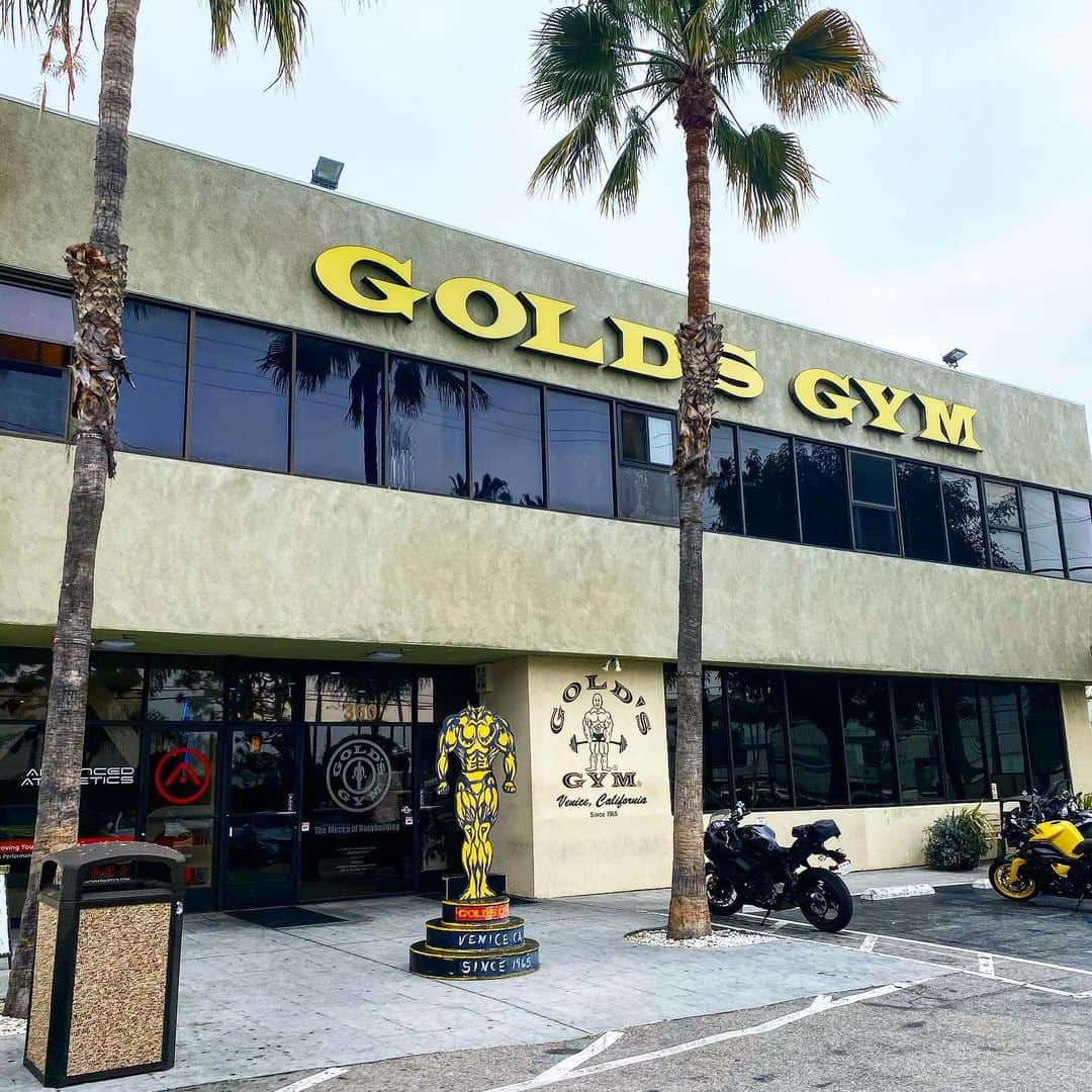 金丸佳右さんのインスタグラム写真 - (金丸佳右Instagram)「筋肉マン達の憧れ  聖地ヴェニスビーチ GOLD GYM  いるだけでパンプした気になったww」2月19日 3時23分 - marumaru5528