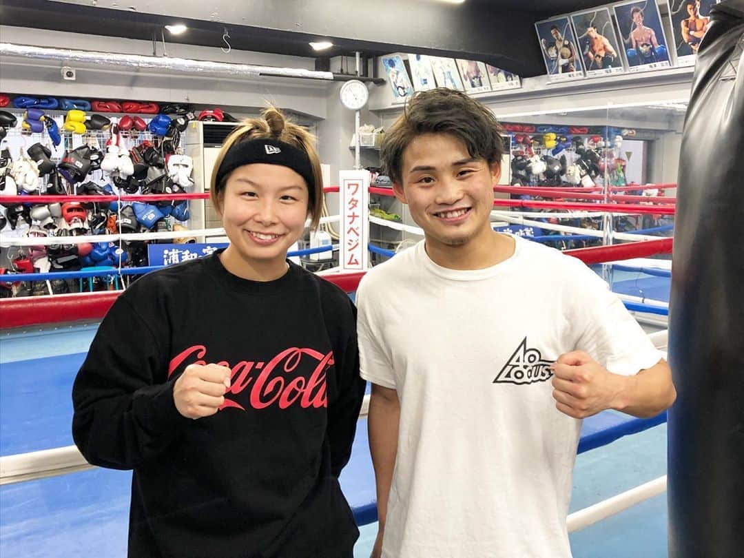 京口紘人のインスタグラム：「. . . 女子格闘家の浅倉カンナ選手とYouTubeコラボ撮影しました✨ . . めちゃくちゃ楽しく動画撮れました🤣 . . ジョシカク女王やのにゴリゴリの天然キャラを発揮したカンナちゃんを楽しみにしてて下さい🤣 . . カンナちゃんわざわざ来てくれてありがとうね！！！ . . @a_kanna_ . . . #京口紘人 #浅倉カンナ #ジョシカク #天然キャラ世界女王 #ついていけない #多分掛け算出来ない #ギリギリ足し算出来る #見た目に反して強め #締め殺される #命だけは許して下さい」