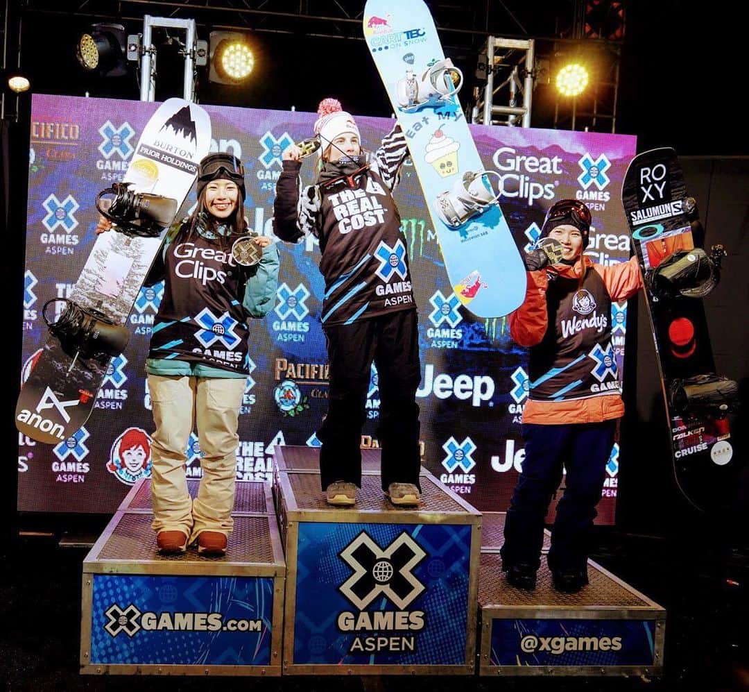 のインスタグラム：「昨日帰国しました！ 次はUSOPEN🇺🇸 X GAMES楽しかったな〜☺️ #snowboarding #usopen #xgames  #salomonsnowboardsjapan #roxy #roxyjapan #roxysnow #oakleyjapan #oakleysnowboarding」