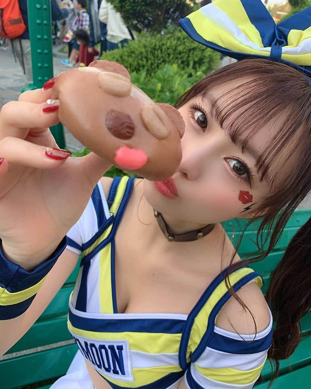 美女美容事情さんのインスタグラム写真 - (美女美容事情Instagram)「《ティムまんが可愛すぎる‼️🧸💖》⠀ *⠀ リポストを使って、素敵な写真📷✨を投稿されてる方を紹介させて頂く⠀⠀⠀⠀ 【💄美女美容事情💅】のコーナーです✨⠀ *⠀⠀⠀⠀⠀⠀⠀ いいねやコメント、フォローして応援してね❤︎🥰🎶⁣⠀ *⠀⠀⠀⠀⠀⠀⠀ 今回ご紹介させて頂きますのは❤︎⠀ 清里千聖💕さん< @chiseikiyosato >の素敵なお写真📸⠀ *⠀ 可愛いティムまんとの超絶キュートなセルフィー❤️眼に映る全てが愛くるしくてメロメロになってしまいます🥰元気をもらえる一枚ですね‼️😊⠀ *⠀⠀ 清里千聖💕さんのアカウントには他にも素晴らしい投稿が沢山ありますので是非覗いてみてくださいね💁‍♀️💙⠀ *⠀⠀ 清里千聖💕さん< @chiseikiyosato >⠀ 素敵な投稿ありがとうございました☺️📸✨⠀⠀⠀⠀⠀⠀⠀⠀ △▼△▼△▼△▼△▼△▼△▼△▼△▼⠀⠀⠀⠀⠀⠀⠀⠀⠀⠀⠀⠀⠀⠀⠀⠀⠀⠀⠀⠀⠀⠀⠀⠀⠀⠀⠀⠀⠀⠀⠀⠀⠀ ❤🧡💛「美女美容事情」💚💙💜⠀⠀⠀⠀⠀⠀⠀⠀⠀⠀⠀⠀⠀⠀⠀ 👇掲載ご希望の方は👇⠀⠀⠀⠀⠀⠀⠀⠀⠀⠀⠀⠀⠀⠀⠀⠀ @b_b_j.jタグ付けと🖤 # ビジョビ⠀🖤⠀⠀⠀⠀⠀⠀⠀⠀⠀⠀⠀⠀⠀⠀⠀ をタグ付けお願いします✨⠀⠀⠀⠀⠀⠀⠀⠀⠀⠀⠀⠀⠀⠀⠀⠀ ――――――――――――――――⠀⠀⠀⠀⠀⠀⠀⠀⠀⠀⠀⠀⠀⠀⠀⠀⠀⠀⠀⠀⠀⠀⠀ ～姉妹アカウントのご紹介～⠀⠀⠀⠀⠀⠀⠀⠀⠀⠀⠀⠀⠀⠀⠀⠀⠀⠀⠀⠀⠀⠀⠀⠀⠀⠀⠀ ◇美容情報を紹介している«美女美容事情～Beauty～»⠀⠀⠀⠀⠀⠀⠀⠀⠀⠀⠀⠀⠀⠀⠀⠀⠀⠀⠀⠀⠀⠀⠀⠀⠀⠀ ( @b_b_j.j_b )⠀⠀⠀⠀⠀⠀⠀⠀⠀⠀⠀⠀⠀⠀⠀⠀⠀⠀⠀⠀⠀⠀⠀⠀⠀⠀⠀ ◇美しい旅スポット紹介をしている«美 spot»⠀⠀⠀⠀⠀⠀⠀⠀⠀⠀⠀⠀⠀⠀⠀⠀⠀⠀⠀⠀⠀⠀⠀⠀⠀ ( @b__spo )⠀⠀ ⠀⠀⠀⠀⠀⠀⠀⠀⠀⠀⠀⠀ よかったらこちらも覗いてみてね✨⠀ ――――――――――――――――⠀⠀⠀ #オシャレ #ユニバ ⠀⠀ #universalstudiosjapan #旅行 ⠀⠀ #ユニバコーデ #チアガール ⠀ ⠀⠀ #ユニバーサルスタジオジャパン #女子旅行 ⁣⠀⠀ #usj #ティムコーデ」2月18日 18時51分 - b_b_j.j