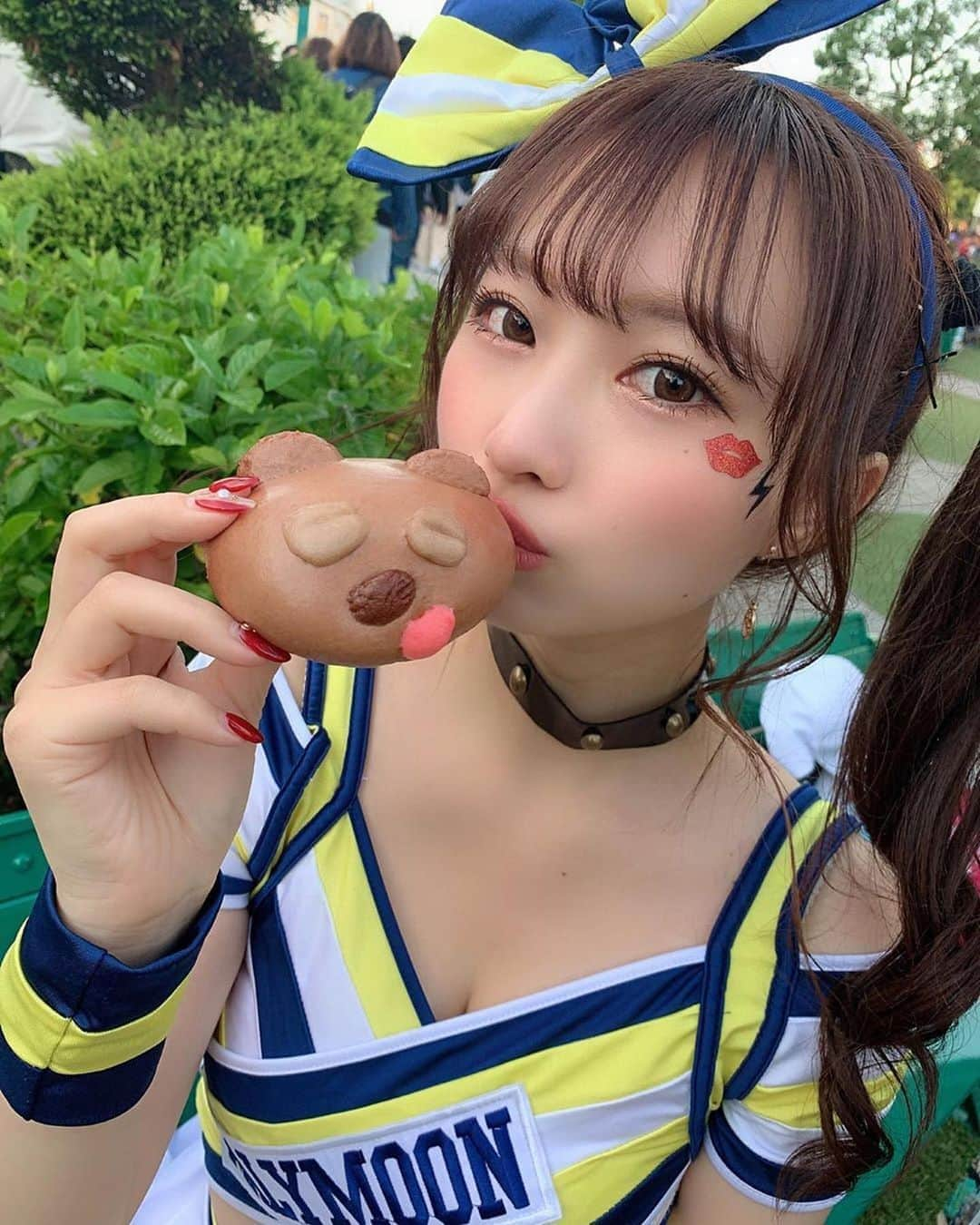 美女美容事情さんのインスタグラム写真 - (美女美容事情Instagram)「《ティムまんが可愛すぎる‼️🧸💖》⠀ *⠀ リポストを使って、素敵な写真📷✨を投稿されてる方を紹介させて頂く⠀⠀⠀⠀ 【💄美女美容事情💅】のコーナーです✨⠀ *⠀⠀⠀⠀⠀⠀⠀ いいねやコメント、フォローして応援してね❤︎🥰🎶⁣⠀ *⠀⠀⠀⠀⠀⠀⠀ 今回ご紹介させて頂きますのは❤︎⠀ 清里千聖💕さん< @chiseikiyosato >の素敵なお写真📸⠀ *⠀ 可愛いティムまんとの超絶キュートなセルフィー❤️眼に映る全てが愛くるしくてメロメロになってしまいます🥰元気をもらえる一枚ですね‼️😊⠀ *⠀⠀ 清里千聖💕さんのアカウントには他にも素晴らしい投稿が沢山ありますので是非覗いてみてくださいね💁‍♀️💙⠀ *⠀⠀ 清里千聖💕さん< @chiseikiyosato >⠀ 素敵な投稿ありがとうございました☺️📸✨⠀⠀⠀⠀⠀⠀⠀⠀ △▼△▼△▼△▼△▼△▼△▼△▼△▼⠀⠀⠀⠀⠀⠀⠀⠀⠀⠀⠀⠀⠀⠀⠀⠀⠀⠀⠀⠀⠀⠀⠀⠀⠀⠀⠀⠀⠀⠀⠀⠀⠀ ❤🧡💛「美女美容事情」💚💙💜⠀⠀⠀⠀⠀⠀⠀⠀⠀⠀⠀⠀⠀⠀⠀ 👇掲載ご希望の方は👇⠀⠀⠀⠀⠀⠀⠀⠀⠀⠀⠀⠀⠀⠀⠀⠀ @b_b_j.jタグ付けと🖤 # ビジョビ⠀🖤⠀⠀⠀⠀⠀⠀⠀⠀⠀⠀⠀⠀⠀⠀⠀ をタグ付けお願いします✨⠀⠀⠀⠀⠀⠀⠀⠀⠀⠀⠀⠀⠀⠀⠀⠀ ――――――――――――――――⠀⠀⠀⠀⠀⠀⠀⠀⠀⠀⠀⠀⠀⠀⠀⠀⠀⠀⠀⠀⠀⠀⠀ ～姉妹アカウントのご紹介～⠀⠀⠀⠀⠀⠀⠀⠀⠀⠀⠀⠀⠀⠀⠀⠀⠀⠀⠀⠀⠀⠀⠀⠀⠀⠀⠀ ◇美容情報を紹介している«美女美容事情～Beauty～»⠀⠀⠀⠀⠀⠀⠀⠀⠀⠀⠀⠀⠀⠀⠀⠀⠀⠀⠀⠀⠀⠀⠀⠀⠀⠀ ( @b_b_j.j_b )⠀⠀⠀⠀⠀⠀⠀⠀⠀⠀⠀⠀⠀⠀⠀⠀⠀⠀⠀⠀⠀⠀⠀⠀⠀⠀⠀ ◇美しい旅スポット紹介をしている«美 spot»⠀⠀⠀⠀⠀⠀⠀⠀⠀⠀⠀⠀⠀⠀⠀⠀⠀⠀⠀⠀⠀⠀⠀⠀⠀ ( @b__spo )⠀⠀ ⠀⠀⠀⠀⠀⠀⠀⠀⠀⠀⠀⠀ よかったらこちらも覗いてみてね✨⠀ ――――――――――――――――⠀⠀⠀ #オシャレ #ユニバ ⠀⠀ #universalstudiosjapan #旅行 ⠀⠀ #ユニバコーデ #チアガール ⠀ ⠀⠀ #ユニバーサルスタジオジャパン #女子旅行 ⁣⠀⠀ #usj #ティムコーデ」2月18日 18時51分 - b_b_j.j