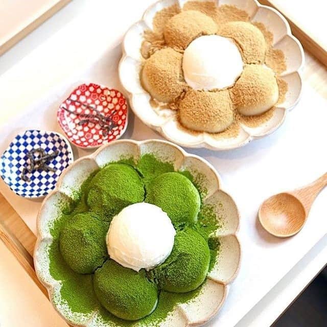 のインスタグラム：「.⠀ 【#uwasa_三重】⠀ 伊勢抹茶やほうじ茶で作ったドリンクやジェラートが楽しめるお茶カフェ「伊勢 木下茶園」をご紹介💁🌟⠀ 伊勢抹茶を使ったドリンクやフローズン、ジェラートをスタンド形式で提供するほか、カフェも併設🍵💕⠀ 抹茶ラテをはじめ、抹茶きな粉をトッピングした「白玉クリーム」や、あんこやわらび餅をトッピングした抹茶フローズン「和三昧」など、伊勢抹茶を使ったスイーツを堪能することができます🍦🎶⠀ ＊⠀ 伊勢　木下茶園👉(@kinoshita_chaen)⠀ ＊⠀ ↓素敵なアカウントはこちら⠀ [photo by:@maki_1129__]⠀ ＊⠀ <<✏️=========================>>⠀ グルメに関する素敵なお写真を⠀ 厳選してご紹介しています📷🌈⠀ 【 @uwasa_gourmet 】 or 【 #uwasa 】⠀ をタグ付けであなたの投稿が⠀ Instagramや記事で紹介されちゃうかも👀🎉⠀ 皆さんの素敵なご投稿お待ちしています🌸⠀ <<=========================🔎>>⠀ ＊⠀ #三重 #三重カフェ #伊勢 #伊勢木下茶園 #木下茶園 #抹茶 #matcha #スイーツ #アイス #ice #ジェラート #きな粉 #ほうじ茶 #かわいい #可愛い #美味しい #yummy #おやつ #おやつタイム #カフェ #カフェ部 #カフェ巡り #cafe #ドリンク #drink #フローズン #frozen #お洒落」