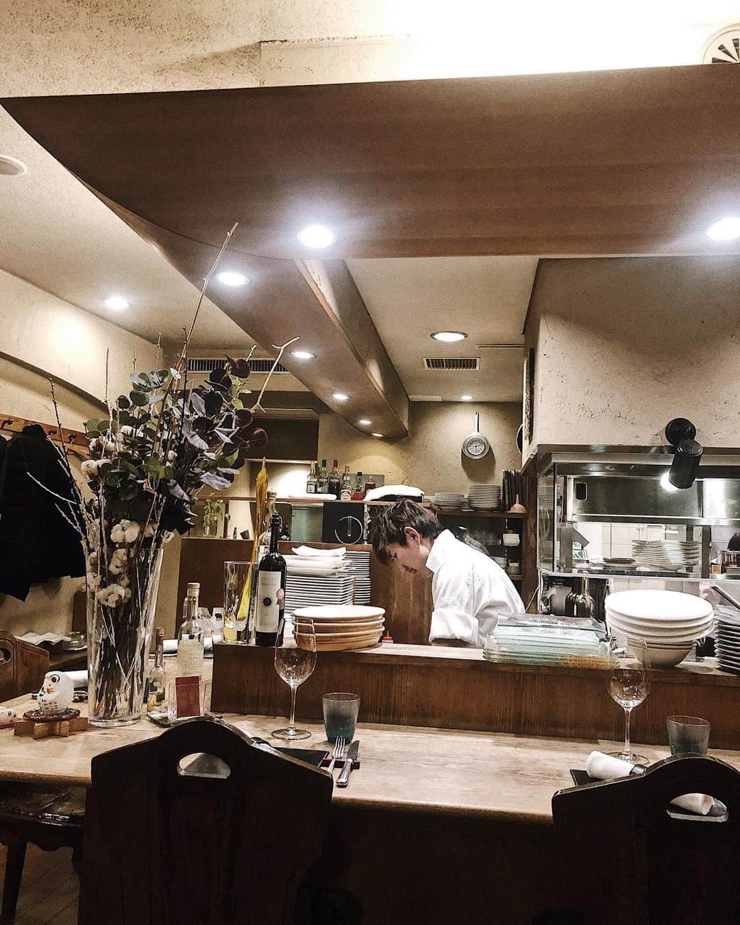 大黒由貴のインスタグラム：「ㅤㅤㅤㅤㅤㅤㅤㅤㅤㅤㅤㅤㅤ 福岡に帰ったらいつもお邪魔する#casale ㅤㅤㅤㅤㅤㅤㅤㅤㅤㅤㅤㅤㅤ 季節の食材や空間づくりを大切にしているお店です❤️ わたしはここのイカ墨パスタが大好きです😍‼️ ㅤㅤㅤㅤㅤㅤㅤㅤㅤㅤㅤㅤㅤ #カサーレ#福岡#レストラン#西新グルメ fukuoka#restaurant #gourmetfood #カメラ女子#vscocam」