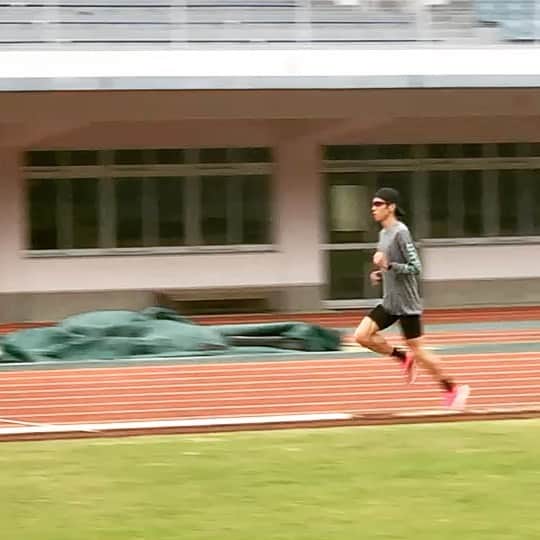 佐藤悠基のインスタグラム：「ショートインターバル  少しずつ感覚が良くなってきててよし！  #oakley#2xu#nike#garmin#maurten#phiten#メダリスト#marathon」