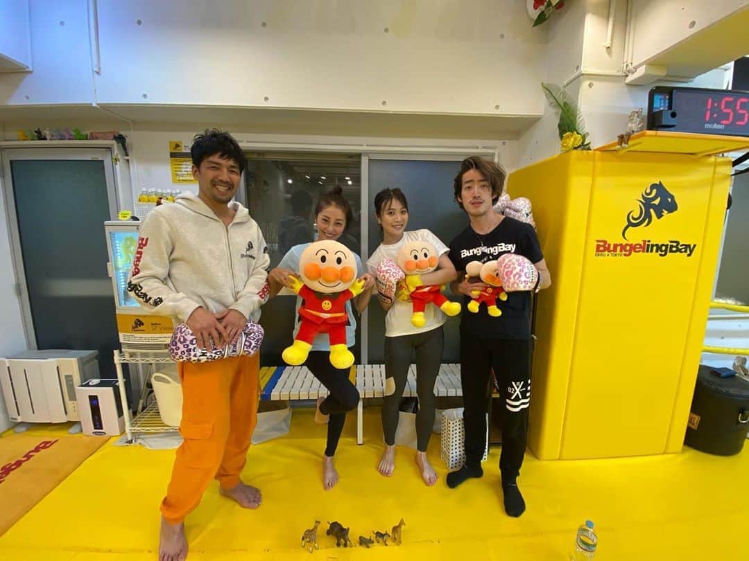 のインスタグラム：「やっぱりバンゲリングベイに行くと落ちつくし、スッキリするし、運気上がる気する☺️なくてはならない場所🥰 #バンゲリングベイ  #新田明臣　#gym #kickboxing  #キックボクシング　#ダイエット　#diet @bungelingbay_ebisu  #workout  #ワークアウト　#筋トレ　#熊切あさ美  #ジム　#恵比寿　#ボクシング　#instagood #サプリ　#シトリックアミノ  @infocitricamino #フィットネス　#sports #バランスボールエクササイズ　#パーソナル　#パーソナルトレーナー」