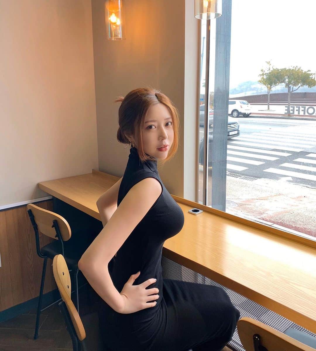 Choi Somiさんのインスタグラム写真 - (Choi SomiInstagram)「⠀⠀⠀⠀ #글랜더 #glander  머리 올린 게 예쁘대서 주구장창👱🏻‍♀️」2月18日 20時08分 - cxxsomi
